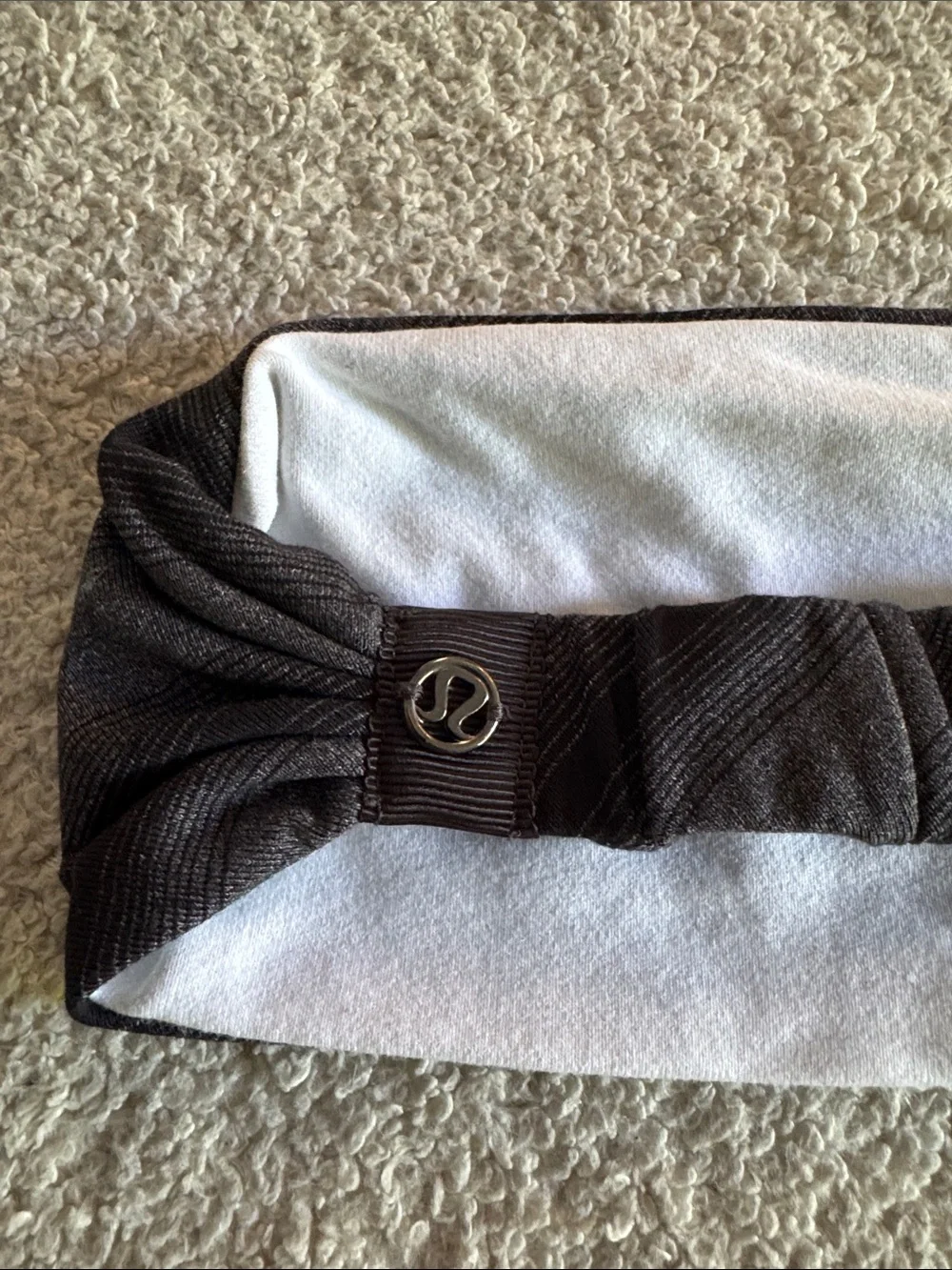 Lululemon Bang Buster Wide Reversible Gray Black Diagonal Stripe White Headband.
